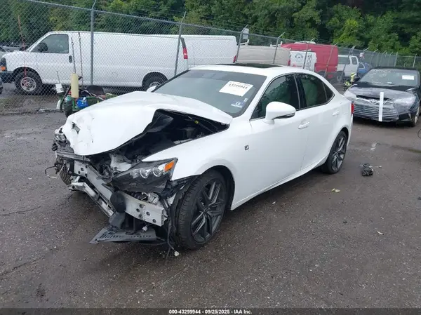 JTHCM1D27G5014525 2016 LEXUS IS - Image 2