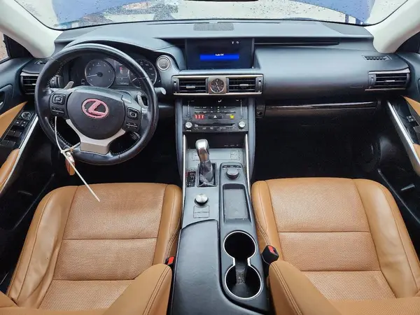 JTHCM1D27H5021170 2017 LEXUS IS - Image 8