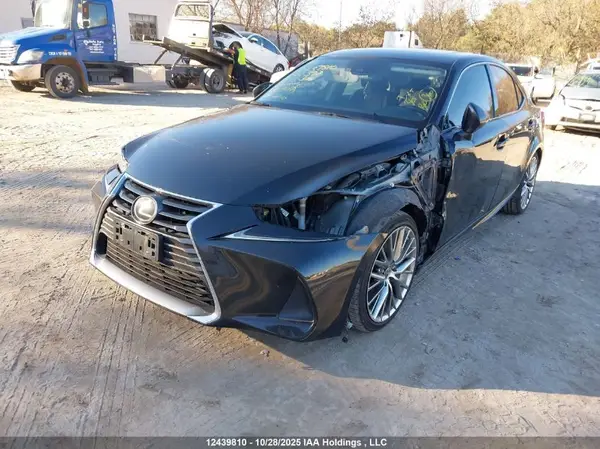 JTHCM1D27H5022397 2017 LEXUS IS - Image 2