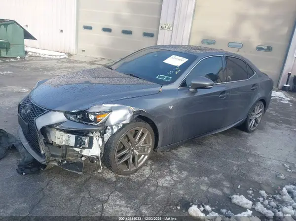 JTHCM1D28H5021422 2017 LEXUS IS - Image 2