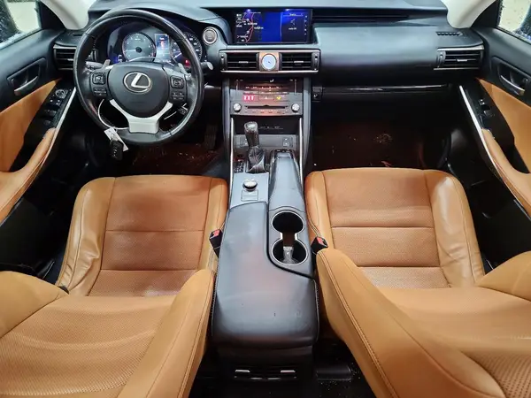 JTHCM1D28H5025857 2017 LEXUS IS - Image 8