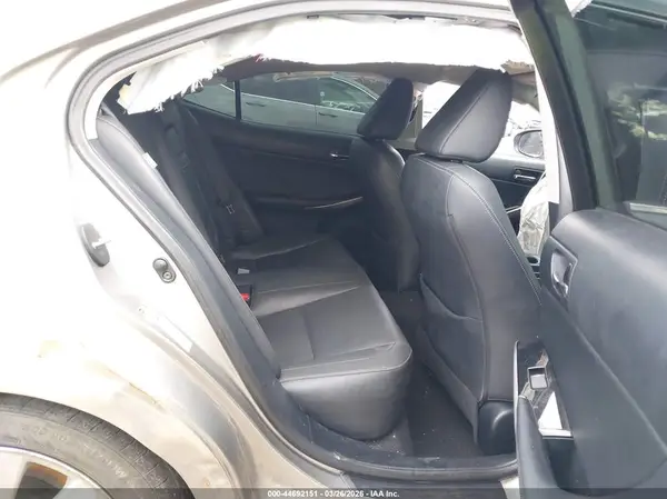 JTHCM1D29G5010637 2016 LEXUS IS - Image 8
