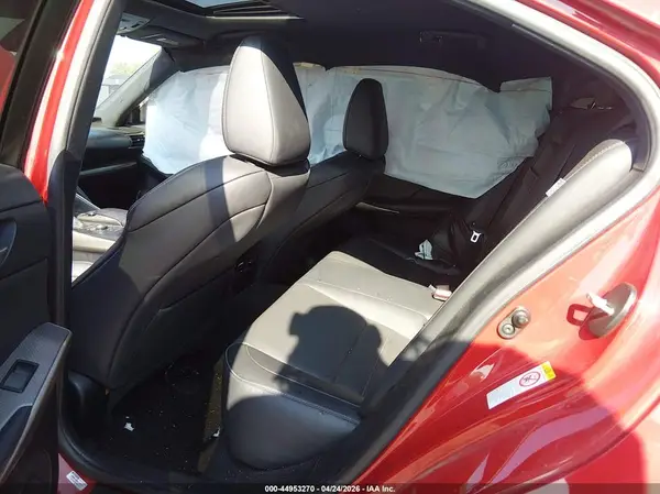 JTHCM1D29H5022613 2017 LEXUS IS - Image 8