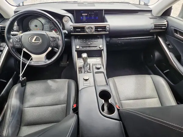 JTHCM1D29H5024412 2017 LEXUS IS - Image 8