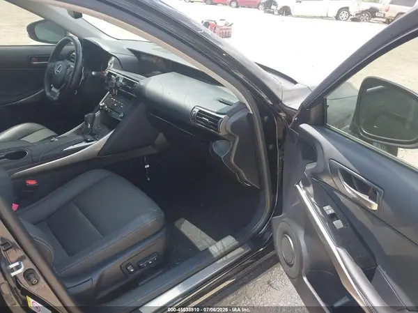 2017 LEXUS IS IAAI lot 45538910 auction photo 5