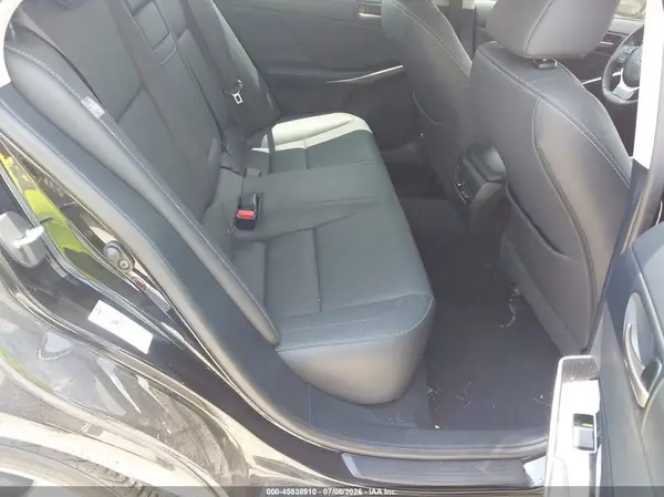 JTHCM1D29H5024894 2017 LEXUS IS - Image 8