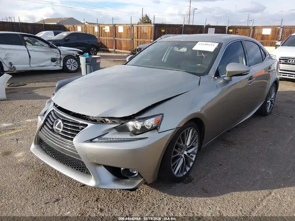 JTHCM1D2XG5010856 2016 LEXUS IS - Image 2