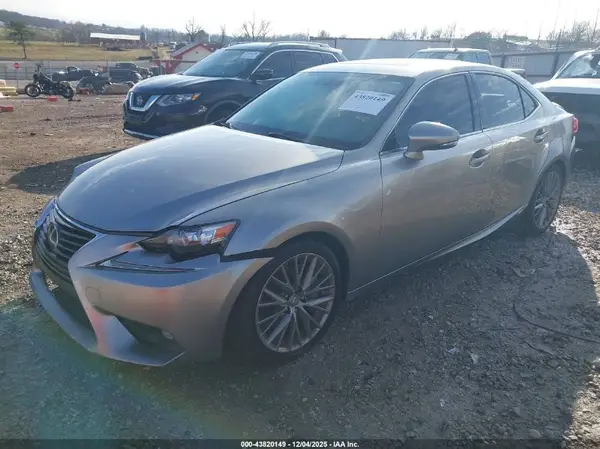 JTHCM1D2XG5012039 2016 LEXUS IS - Image 2