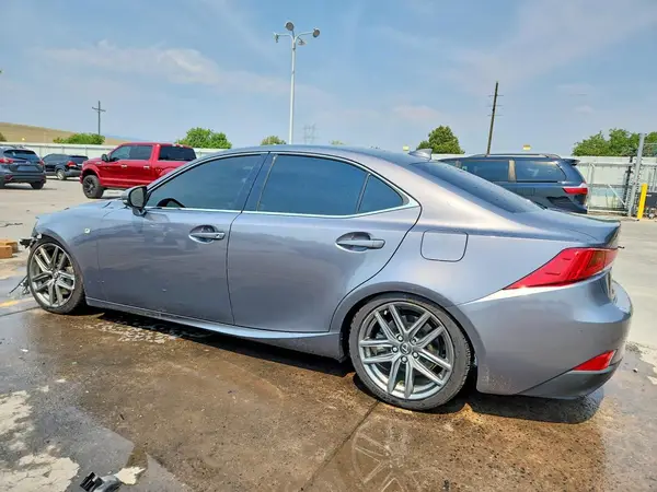JTHCM1D2XH5015671 2017 LEXUS IS - Image 2