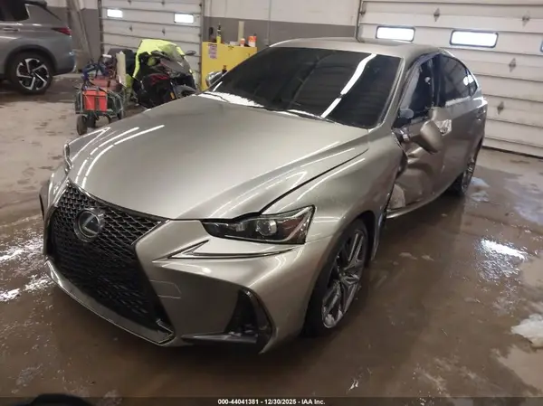 JTHCM1D2XH5018537 2017 LEXUS IS - Image 2