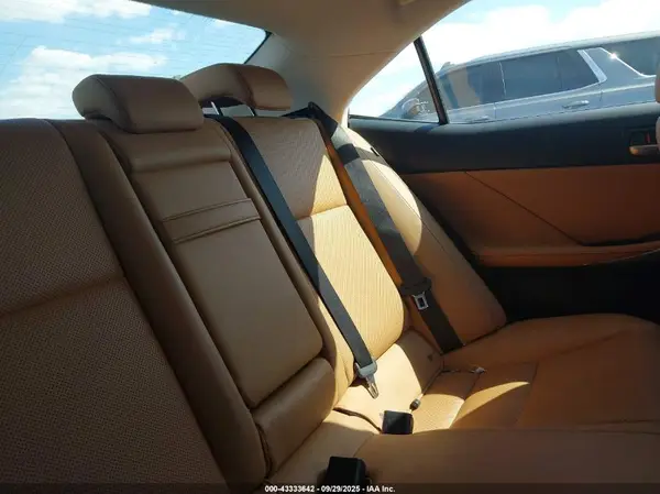 JTHCM1D2XH5019896 2017 LEXUS IS - Image 8
