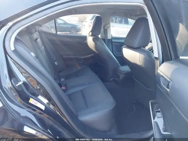 JTHCM1D2XH5020434 2017 LEXUS IS - Image 8