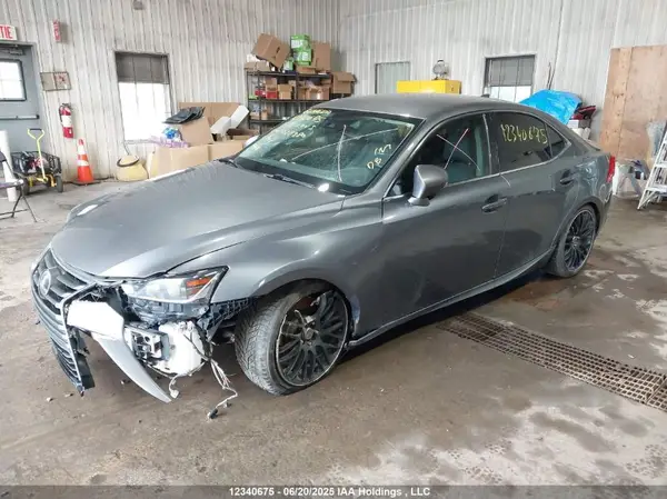JTHCM1D2XH5022880 2017 LEXUS IS - Image 2