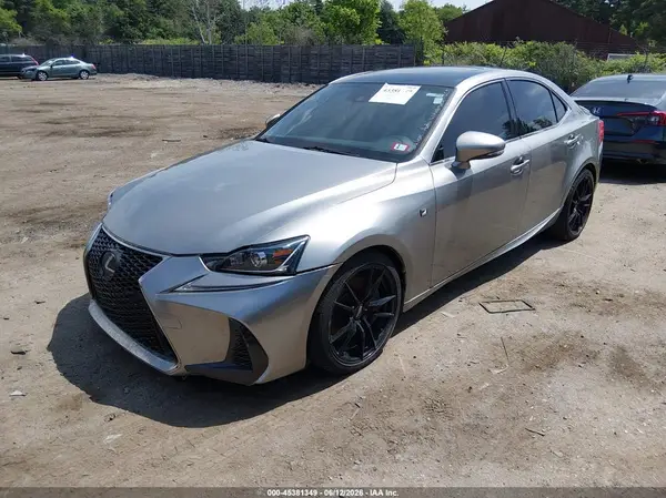 JTHCM1D2XH5023012 2017 LEXUS IS - Image 2