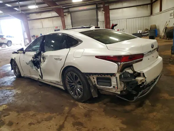 JTHCYLFF2J5000538 2018 LEXUS LS - Image 2