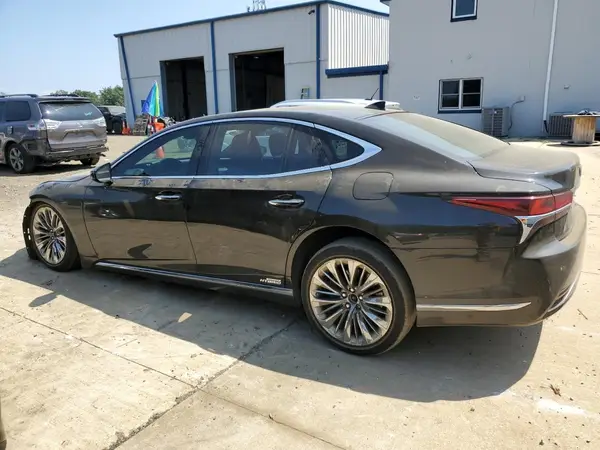 JTHCYLFF3J5000421 2018 LEXUS LS - Image 2