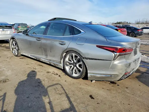 JTHCYLFF6J5000428 2018 LEXUS LS - Image 2