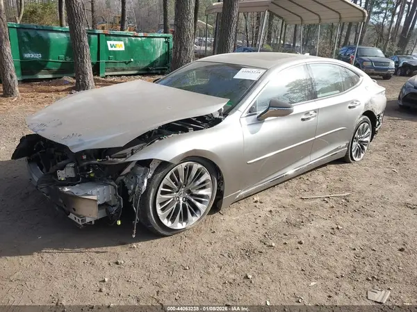 JTHCYLFFXJ5000982 2018 LEXUS LS - Image 2