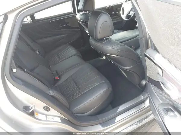 JTHCYLFFXJ5000982 2018 LEXUS LS - Image 8