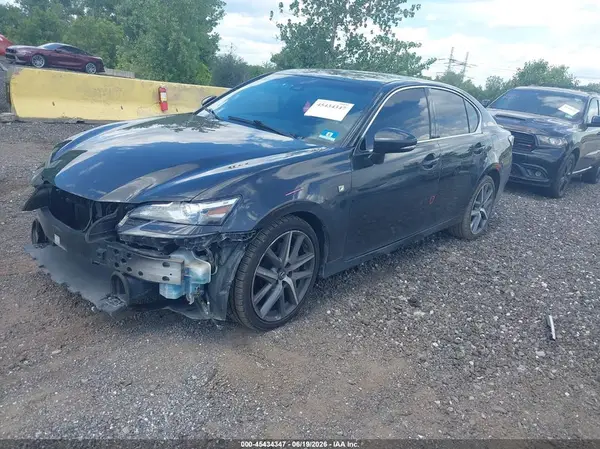 JTHCZ1BL3JA010032 2018 LEXUS GS - Image 2