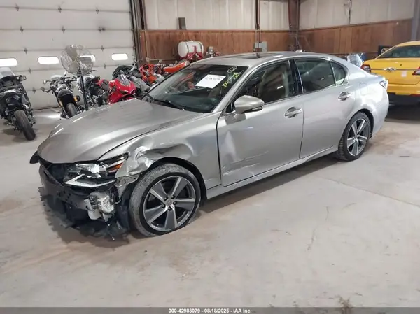 JTHCZ1BL5JA007620 2018 LEXUS GS - Image 2