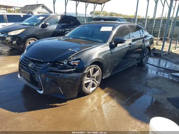JTHCZ1BL5KA011295 2019 LEXUS GS - Image 2