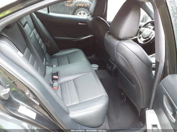 JTHCZ1D2XJ5014950 2018 LEXUS IS - Image 8