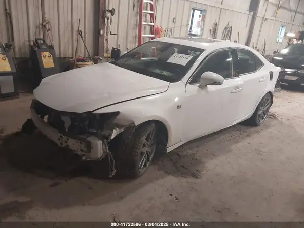 JTHCZ1D2XJ5014964 2018 LEXUS IS - Image 2