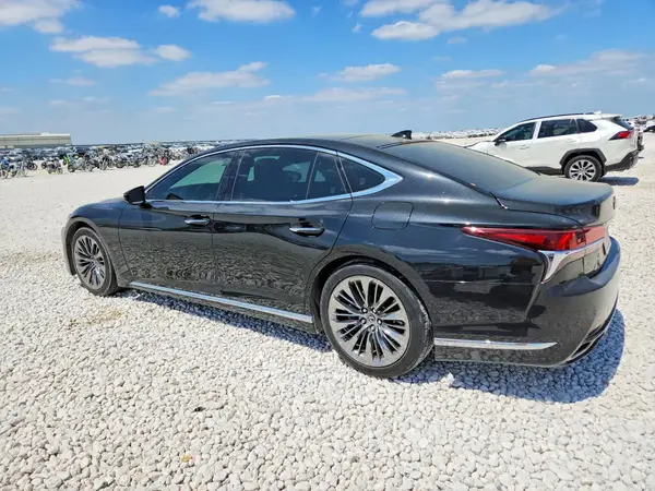 JTHD51FF1L5012944 2020 LEXUS LS - Image 2