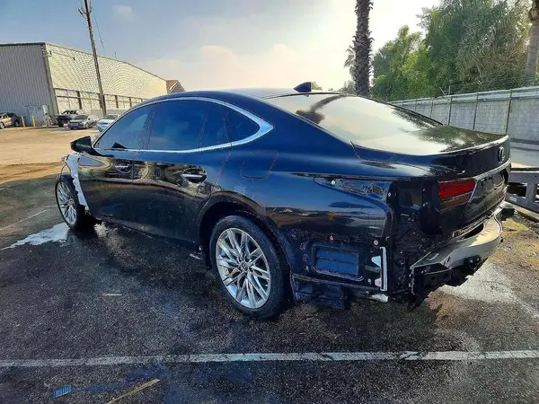 JTHD51FF2N5017556 2022 LEXUS LS - Image 2
