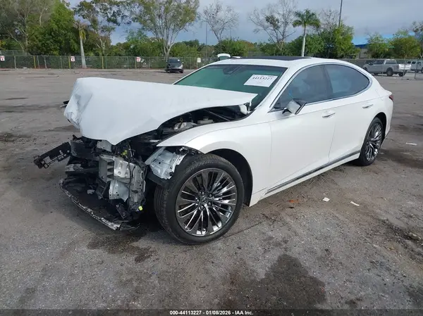 JTHD51FF3L5011097 2020 LEXUS LS - Image 2