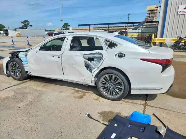 JTHD51FF3N5016514 2022 LEXUS LS - Image 2