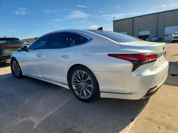 JTHD51FF5N5017163 2022 LEXUS LS - Image 2
