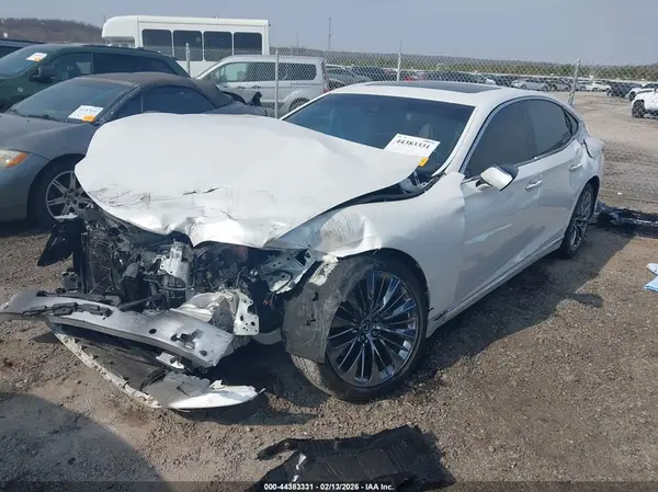 JTHD51FF7P5018088 2023 LEXUS LS - Image 2