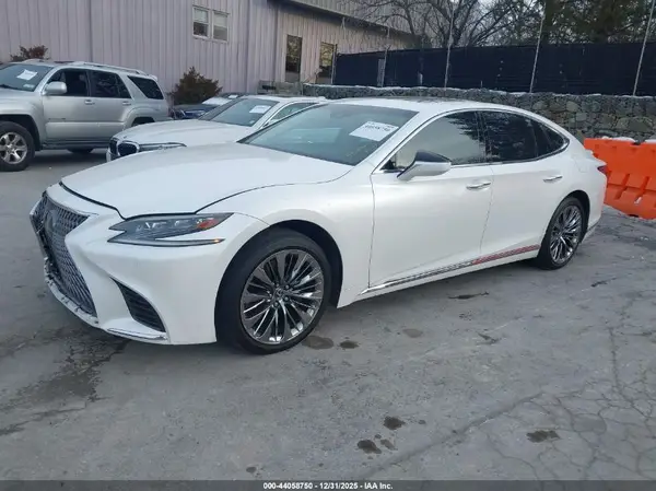 JTHD51FF8L5011967 2020 LEXUS LS - Image 2