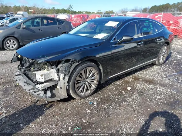 JTHD51FF9L5012030 2020 LEXUS LS - Image 2
