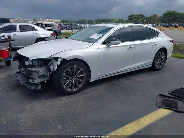 JTHD51FF9L5012559 2020 LEXUS LS - Image 2