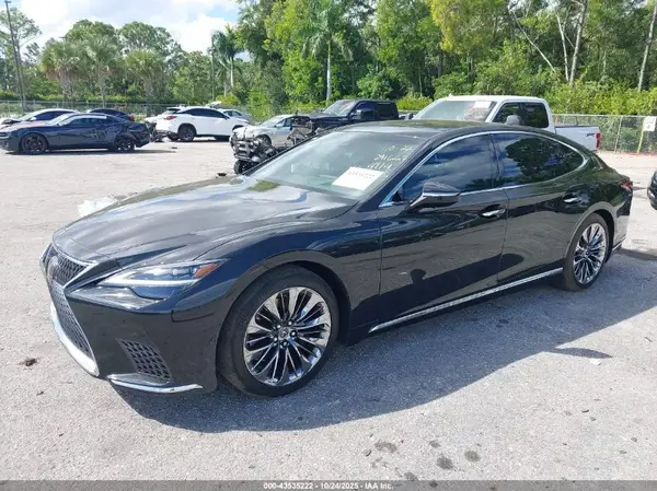 JTHD51FF9P5019114 2023 LEXUS LS - Image 2