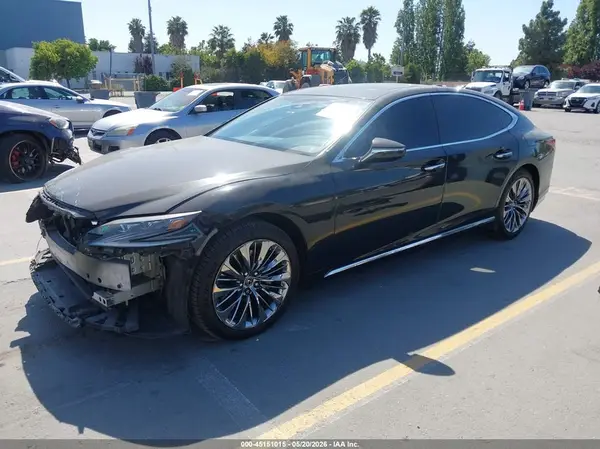 JTHD51FFXL5012456 2020 LEXUS LS - Image 2