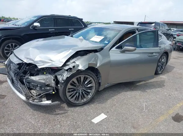 JTHD51FFXM5015102 2021 LEXUS LS - Image 2