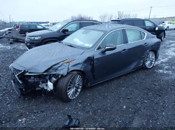 JTHD81F20P5052023 2023 LEXUS IS - Image 2