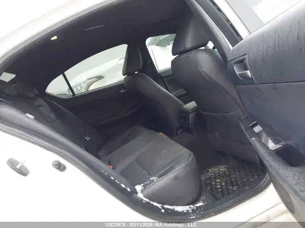 JTHD81F26M5045007 2021 LEXUS IS - Image 8