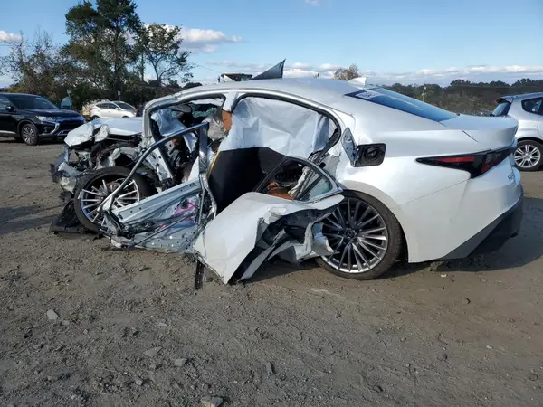 JTHD81F26P5051104 2023 LEXUS IS - Image 2