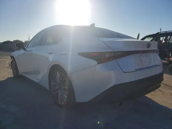 JTHD81F27N5049472 2022 LEXUS IS - Image 2