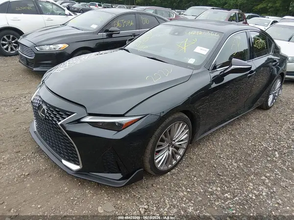 JTHD81F27N5050105 2022 LEXUS IS - Image 2