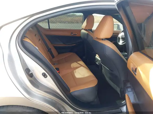 JTHDA1D21N5121936 2022 LEXUS IS - Image 8