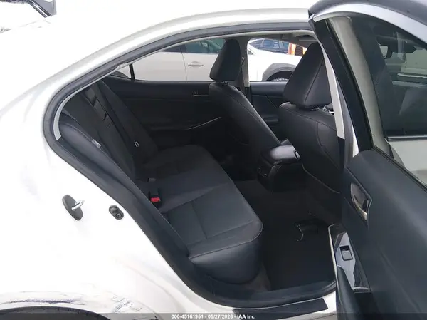 JTHDA1D22L5107315 2020 LEXUS IS - Image 8