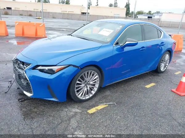 JTHDA1D22N5121234 2022 LEXUS IS - Image 2