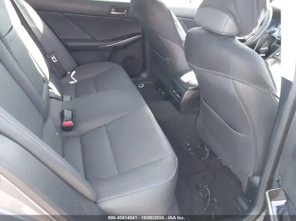 JTHDA1D24L5106926 2020 LEXUS IS - Image 8