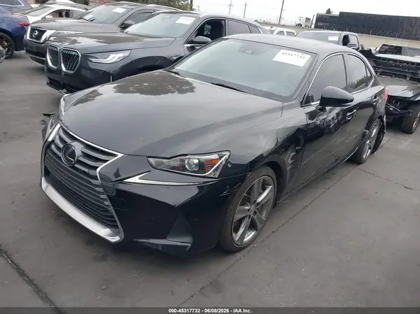 JTHDA1D25L5107034 2020 LEXUS IS - Image 2